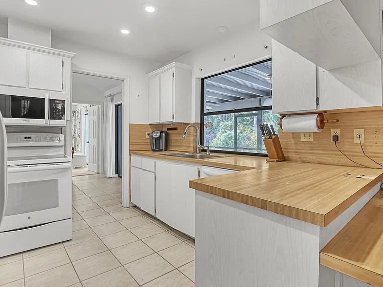 5548 Shirley Dr — Photo 13