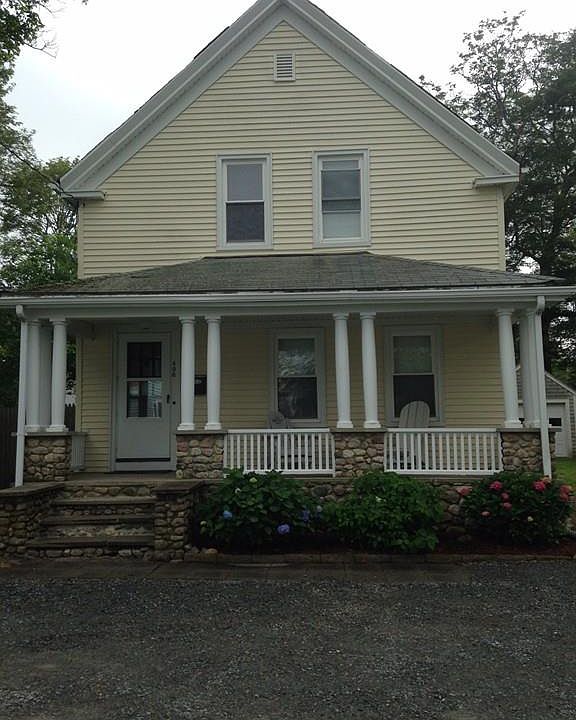 1st image of 406 Main St
