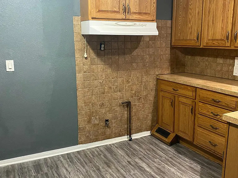 2475 Triplett Blvd — Photo 9