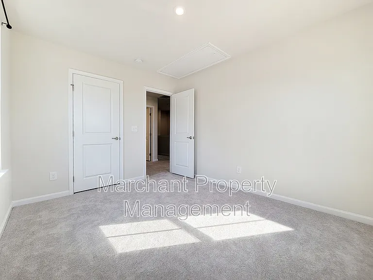 111 Marthawood Ln — Photo 21