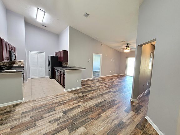 5th image of 6916 Ortega Woods Dr Unit 14