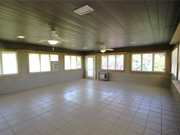 5th image of 23 Bove Ln