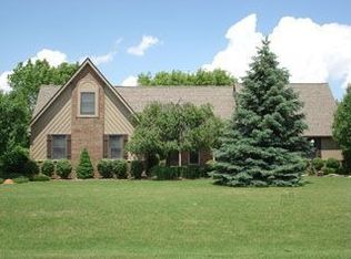 13281 Gorget Dr, South Lyon, MI 48178