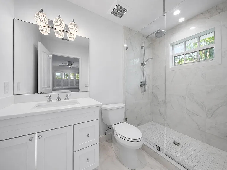 232 Essex Ln — Photo 27
