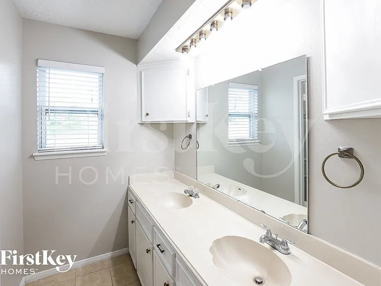 25603 Pecan Valley Cir — Photo 13