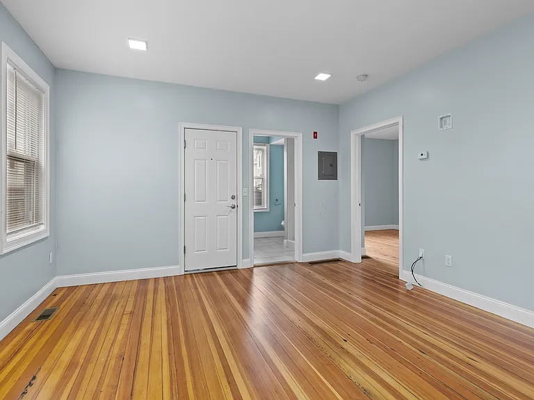 18 Trenton St — Photo 10