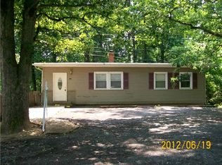 18319 Chestnut Dr, Triangle, VA 22172