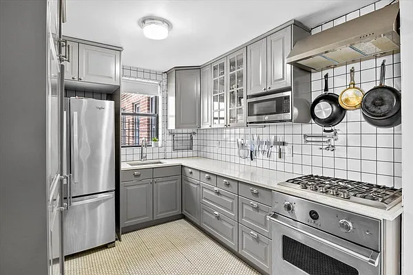 Sold by Compass | media 13