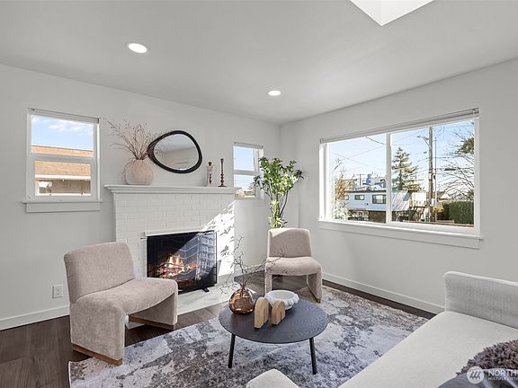 3rd image of 940 N 89th Street