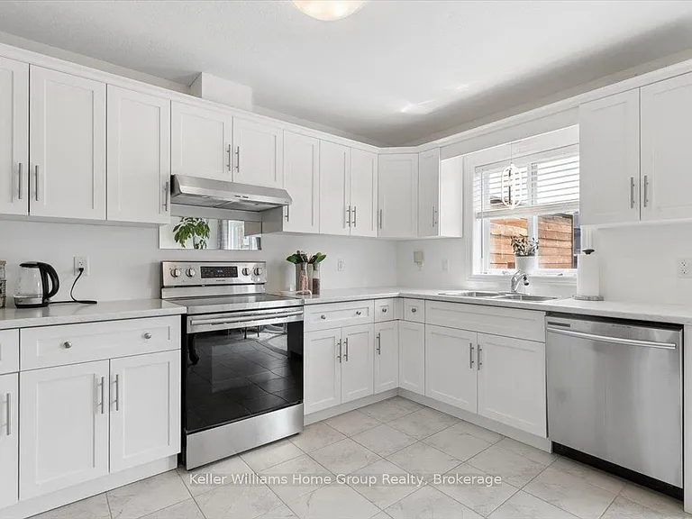 12 Ambrous Cres — Photo 12