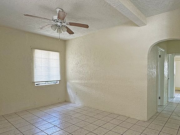 2nd image of 1005 Plaza St