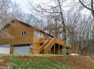 18 White Oak Forest Rd, Fairview, NC 28730