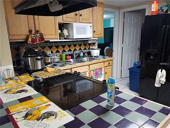 3rd image of 4938 Camphor Ave