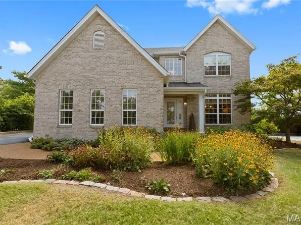 9112 Old Bonhomme Rd, Saint Louis, MO 63132
