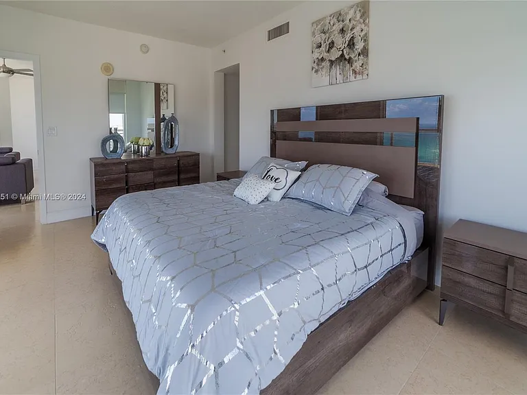 16699 Collins Ave #3707 — Photo 7