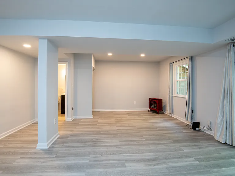3202 Adams Ct — Photo 21
