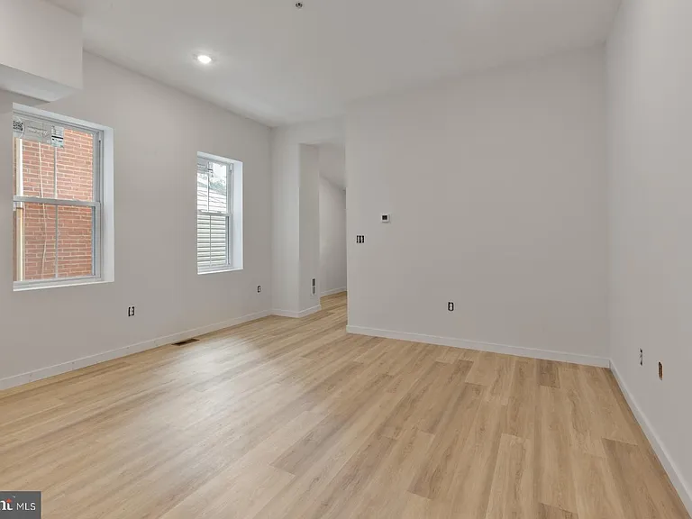 223 S 45th St #1R — Photo 3