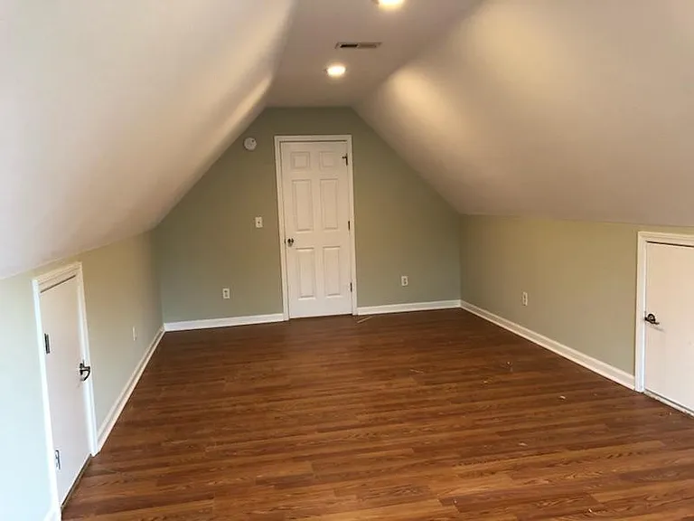 Bonus room - upstairs
