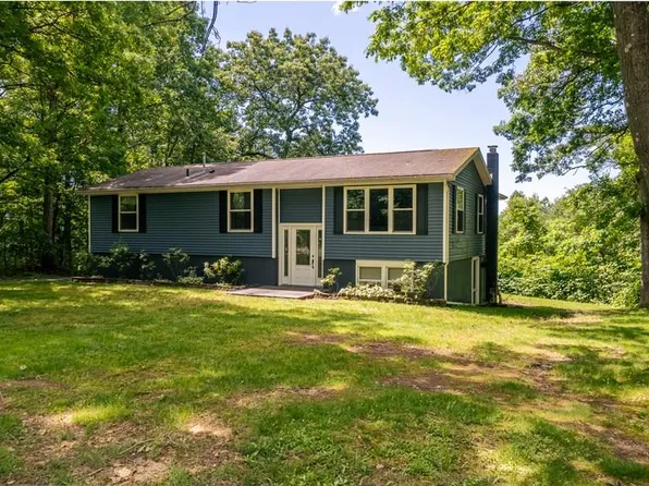 134 Oak Grove Cir, Franklin, PA 16323