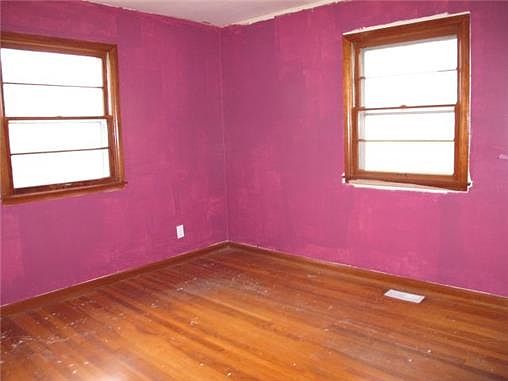 3rd image of 3405 Rowland Ave