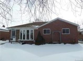 18044 Airport Rd, Fraser, MI 48026