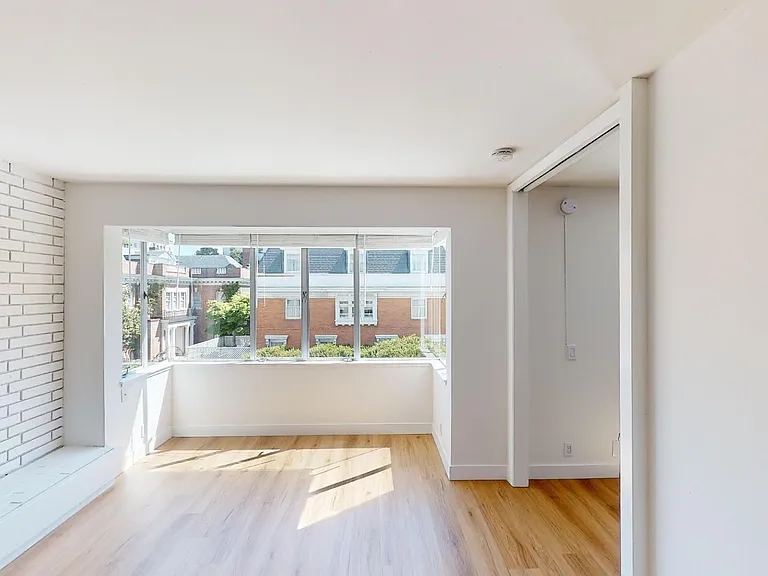 2200 Jackson St — Photo 4