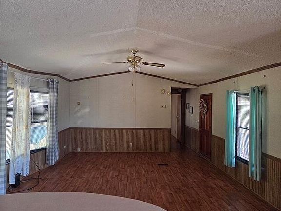 2nd image of 897 Grassy Branch Rd