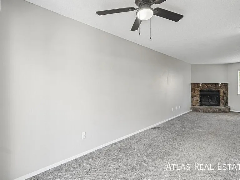 3027 Starlight Cir — Photo 12