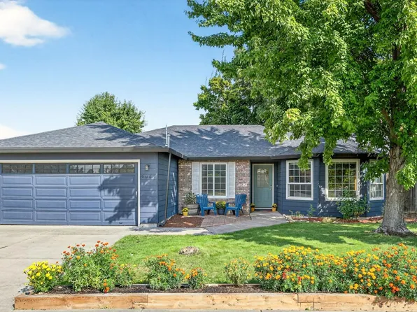 2055 Terrel Dr, Medford, OR 97501