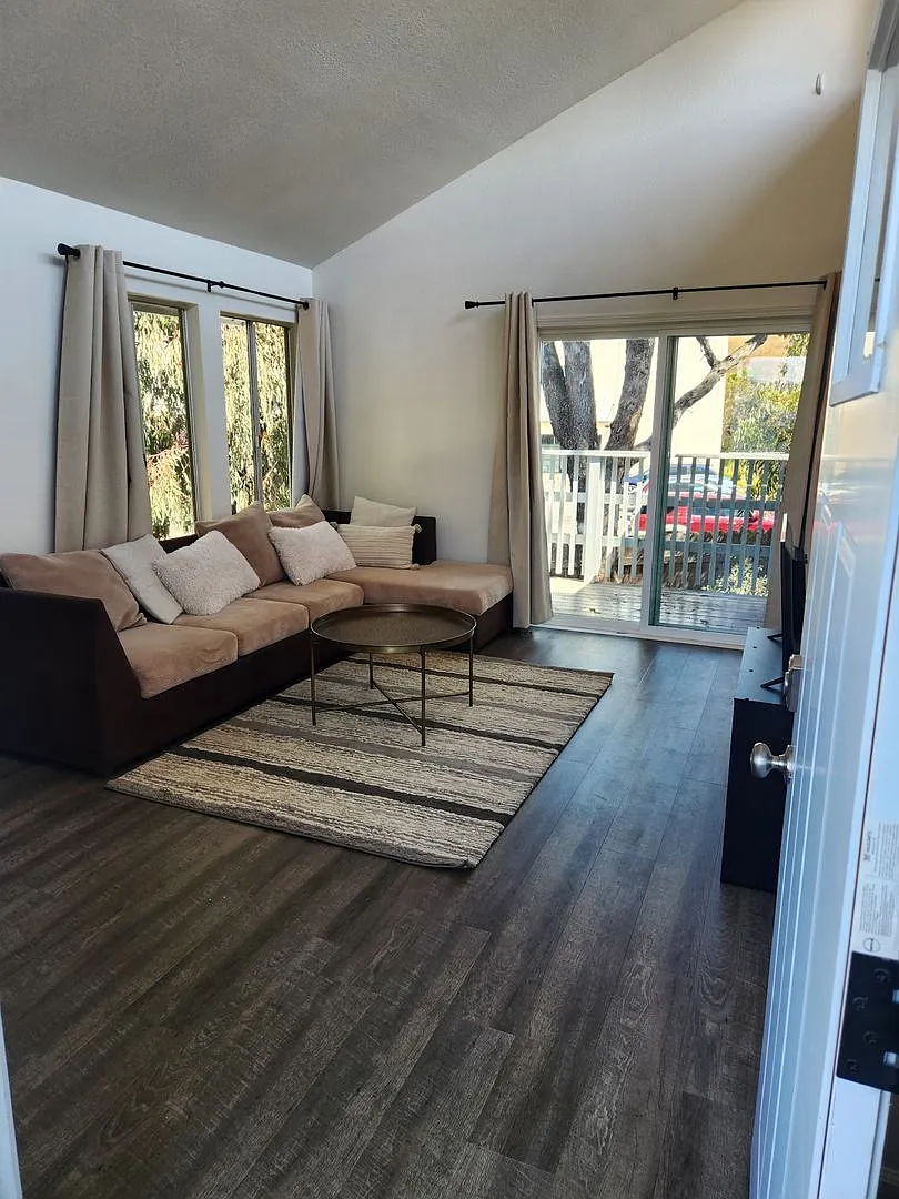 **Price Reduction** 4bd/2ba House W/ Bonus Kitchenette — Photo 2