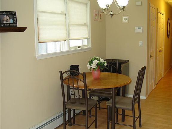 5th image of 180 Edgewater #180-D