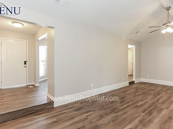4th image of 8336 Weybridge Dr #18