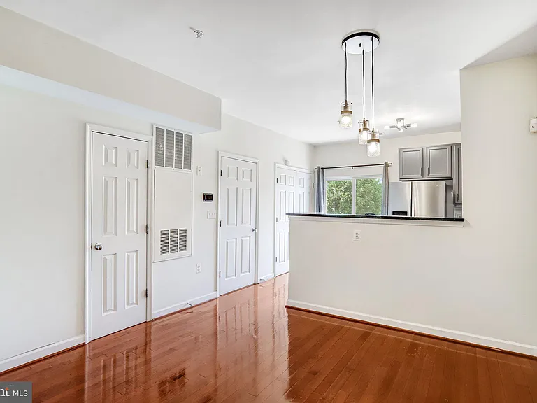 42526 Mayflower Ter — Photo 9
