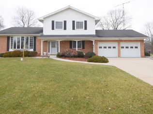 1850 W Manitou Dr, Owosso, MI 48867