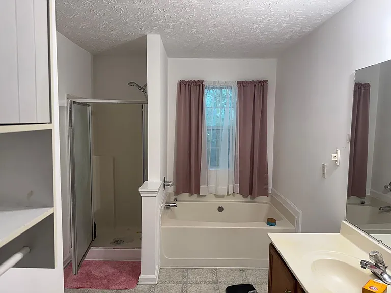 464 Village Bluff Ct — Photo 5