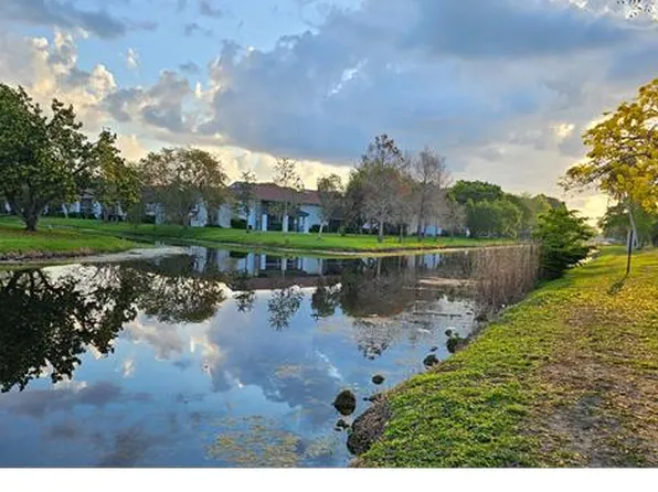 8208 NW 9th Ct, Plantation, FL 33324