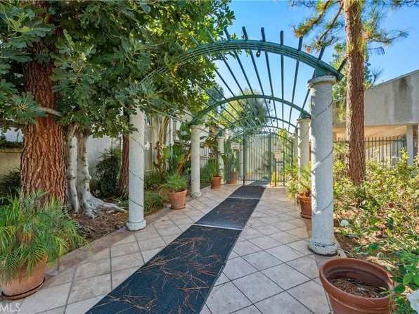 20134 Leadwell St Unit 126, Winnetka, CA 91306