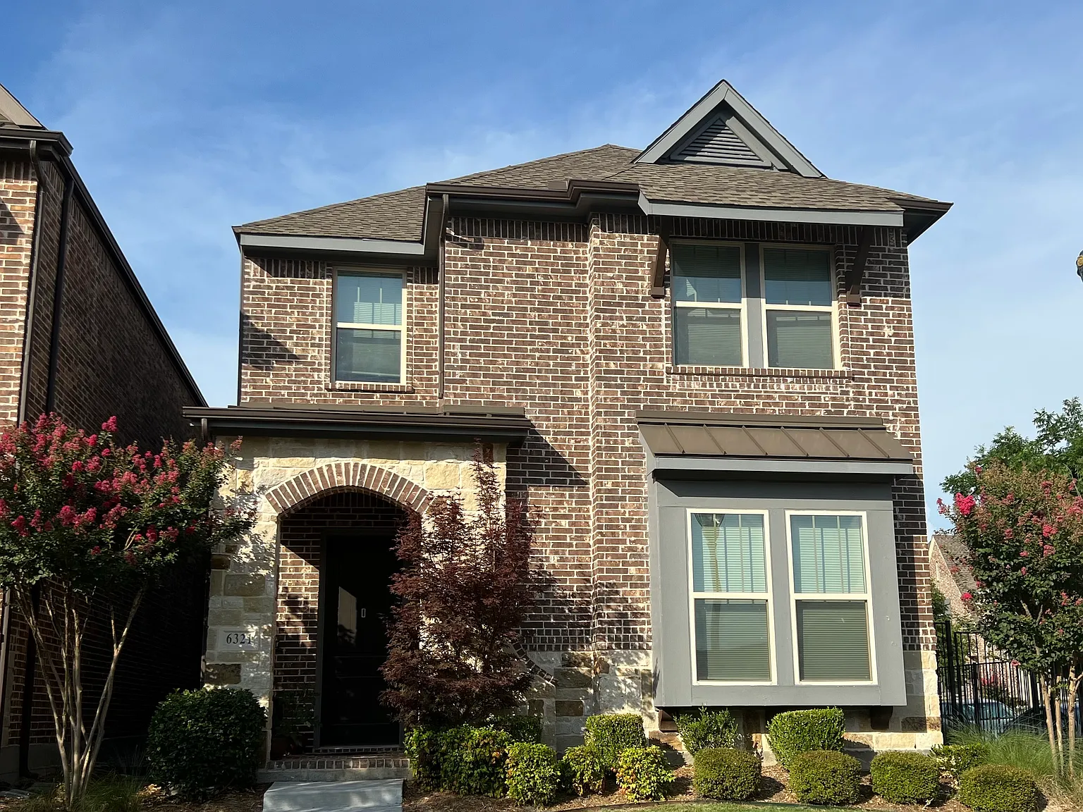 4 bed, 2669 sqft, $3,500 — Photo 2