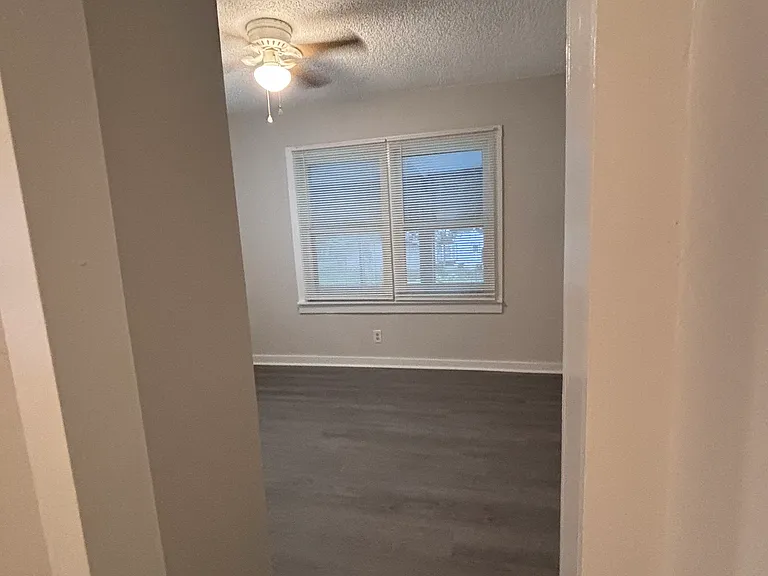 301 N Kates Ave — Photo 21