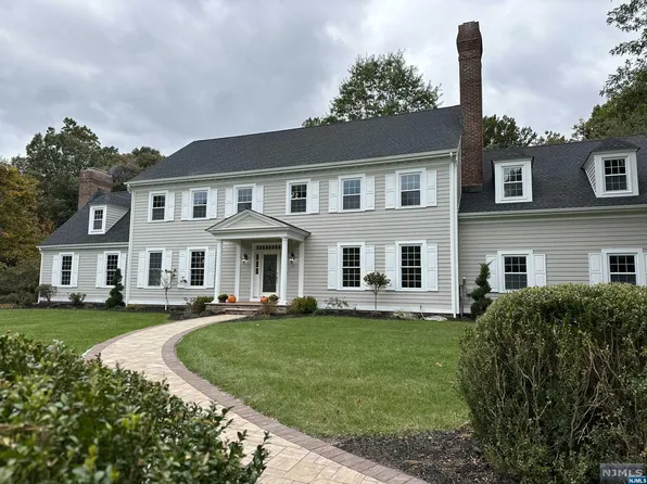 20 Glennon Farm Ln, Cherry Hill, NJ 08003