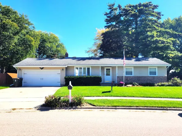1065 Tara Dr, Sun Prairie, WI 53590