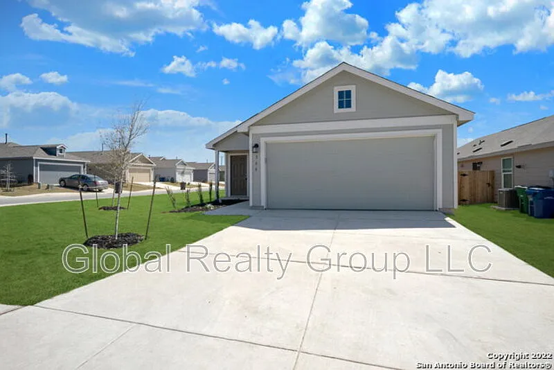 4 bed, 2.0 bath, 1627 sqft, $1,850 — Photo 1