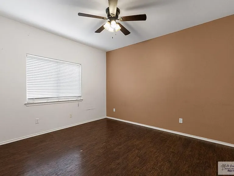 2784 Woodside — Photo 14