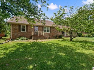 421 Woodland Circle Dr, Scottsville, KY 42164