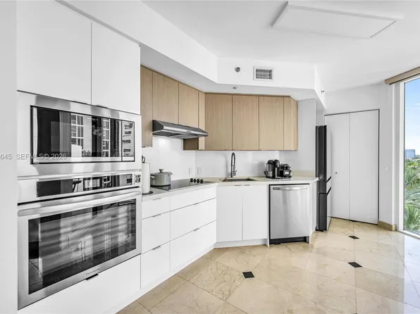 19333 Collins Ave APT 709, Sunny Isles Beach, FL 33160