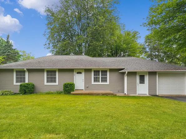 169 Ann St NE, Cedar Springs, MI 49319
