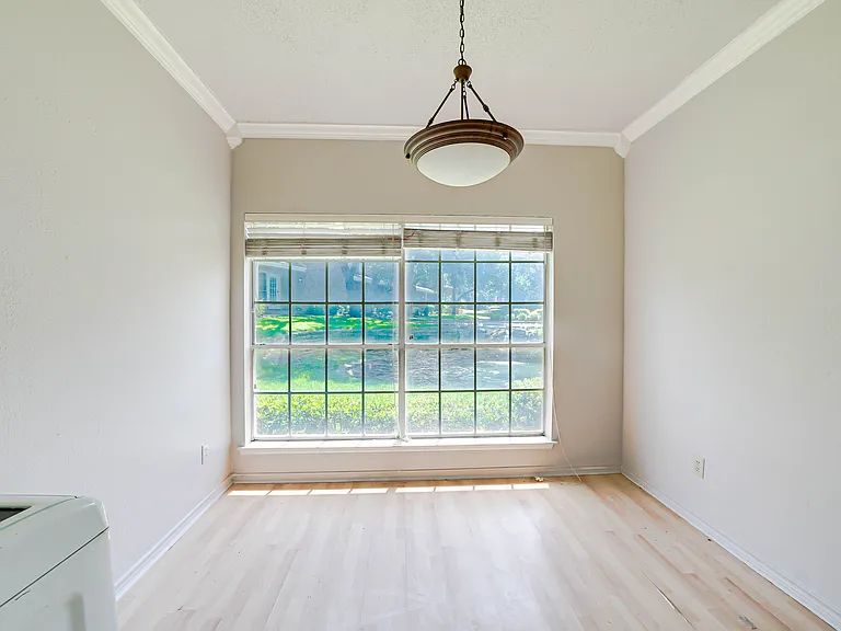 3550 Country Square Dr #409 — Photo 6