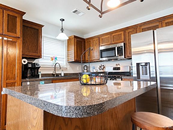 5th image of 5310 Redbud Dr