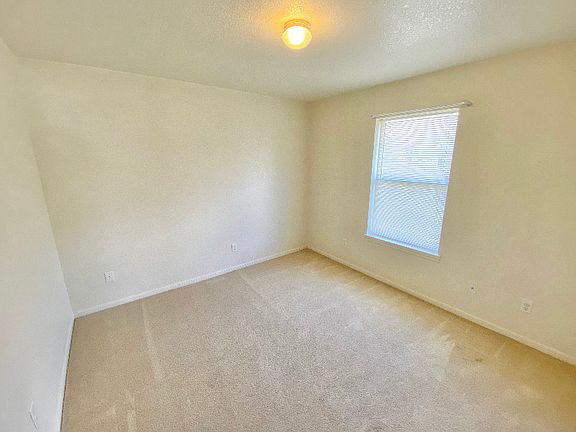 3rd image of 3103 Wisteria Ln