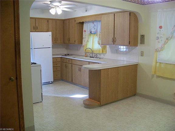 5th image of 100 Rosary Dr